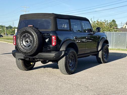 SHADOW BLACK 2025 Ford Bronco BADLANDS