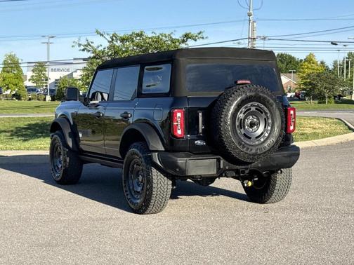 SHADOW BLACK 2025 Ford Bronco BADLANDS
