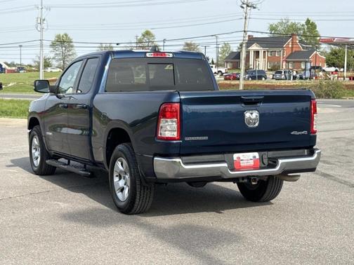 Patriot Blue Pearlcoat 2022 RAM 1500 BIG HORN/LONE STAR