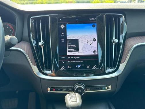 2021 Volvo S60 T6 Momentum