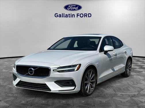 2021 Volvo S60 T6 Momentum
