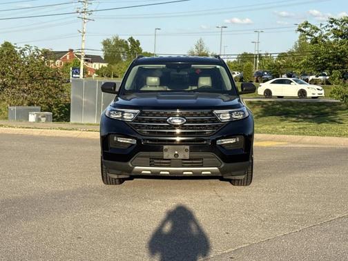 AGATE BLACK METALLIC 2024 Ford Explorer XLT