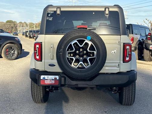 2025 Ford Bronco Outer Banks