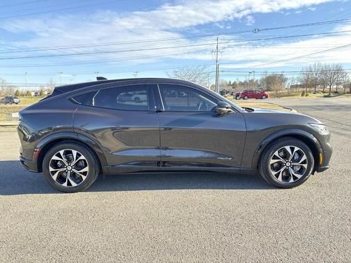 2022 Ford Mustang Mach-E PREMIUM