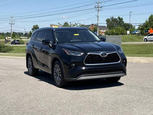 Midnight Black Metallic 2020 Toyota Highlander PLATINUM