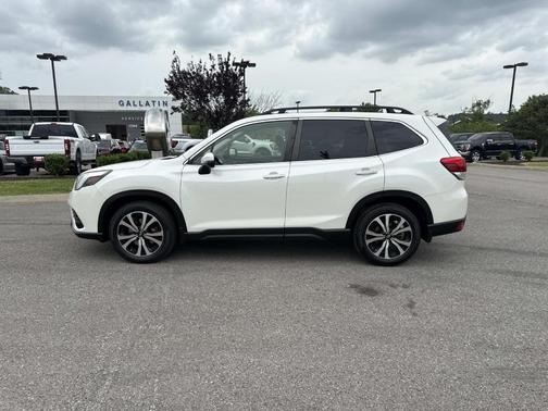 Crystal White Pearl 2023 Subaru Forester LIMITED