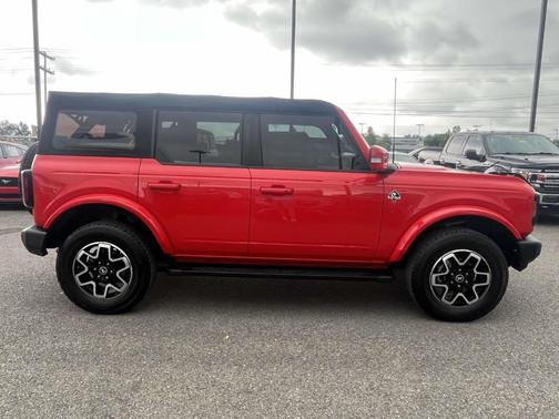 RACE RED 2022 Ford Bronco OUTER BANKS