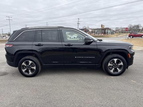 2023 Jeep Grand Cherokee BASE