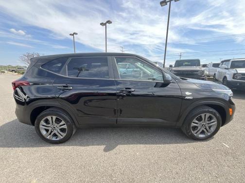 2023 Kia Seltos LX