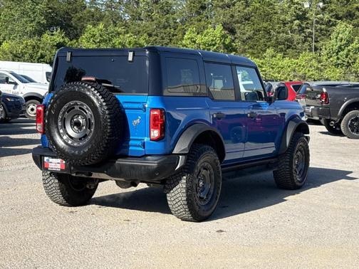VELOCITY BLUE METALLIC 2024 Ford Bronco BLACK DIAMOND