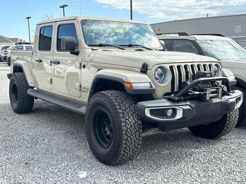 2022 Jeep Gladiator Overland