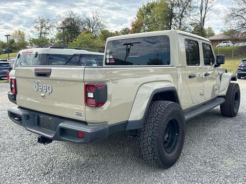 2022 Jeep Gladiator Overland