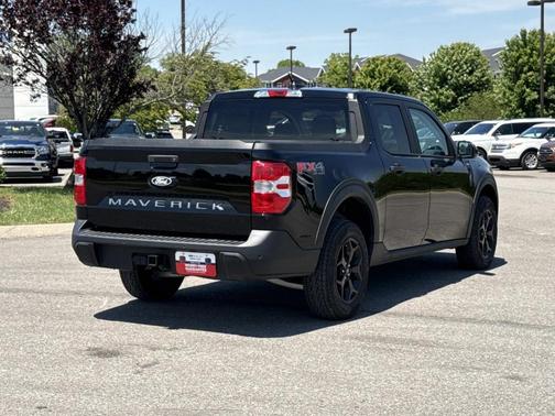 SHADOW BLACK 2025 Ford Maverick XLT