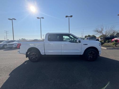 2025 Ford F-150 Lightning LARIAT