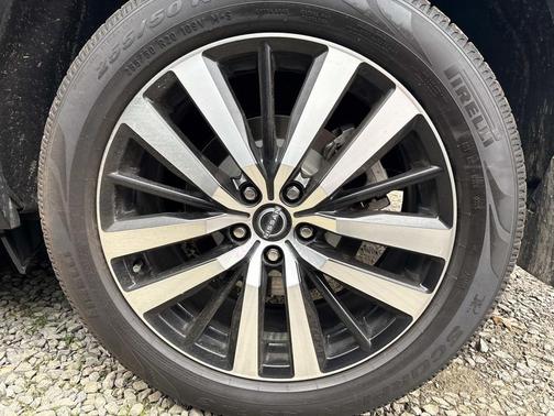 2024 Nissan Pathfinder Platinum FWD