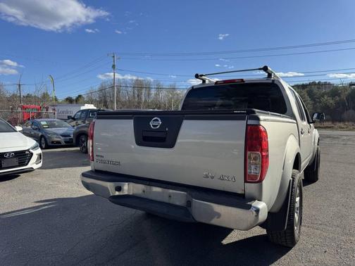 Radiant Silver 2011 Nissan Frontier SV