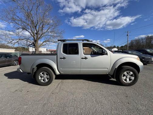 Radiant Silver 2011 Nissan Frontier SV
