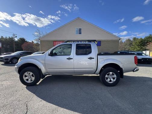 Radiant Silver 2011 Nissan Frontier SV