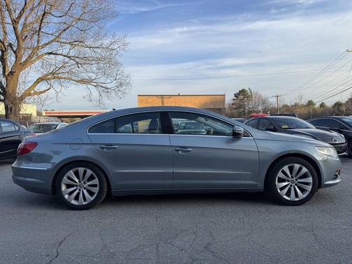 Shadow Blue Metallic 2010 Volkswagen CC Sport