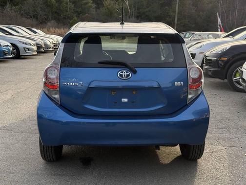 Blue Streak Metallic 2014 Toyota Prius c One