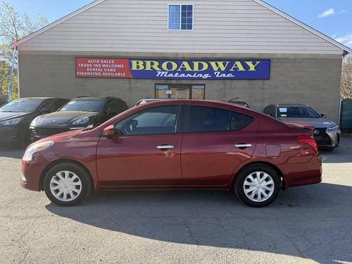 Burgundy 2016 Nissan Versa 1.6 SV
