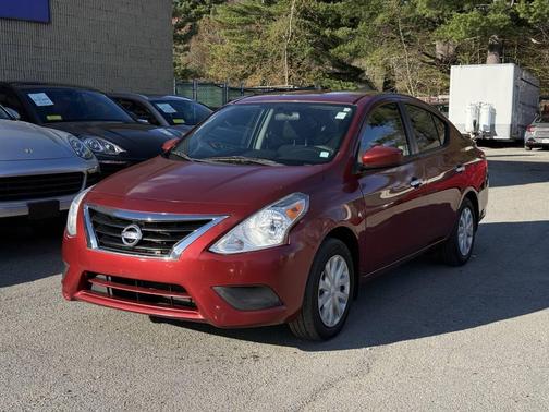 Burgundy 2016 Nissan Versa 1.6 SV