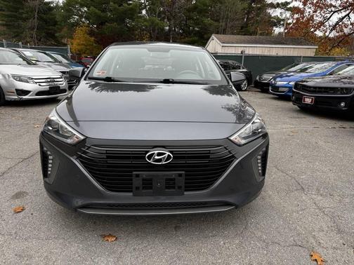 2019 Hyundai IONIQ Plug-In Hybrid Base