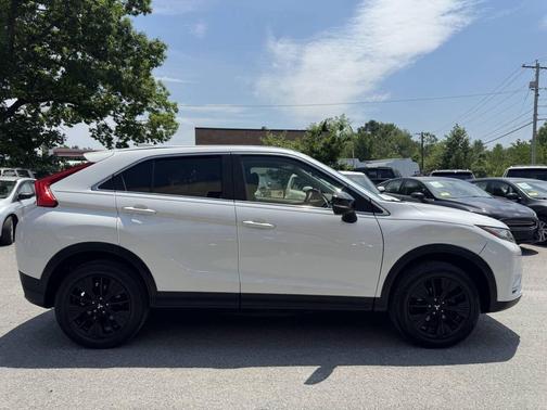 Pearl White 2019 Mitsubishi Eclipse Cross LE