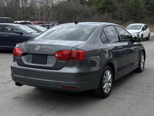 Gray 2012 Volkswagen Jetta SE