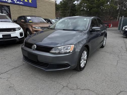 Gray 2012 Volkswagen Jetta SE