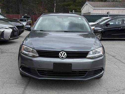 Gray 2012 Volkswagen Jetta SE