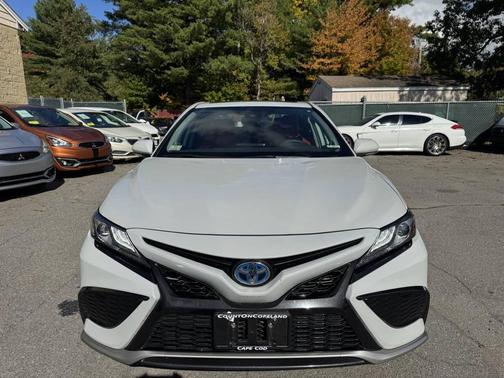 2024 Toyota Camry Hybrid SE