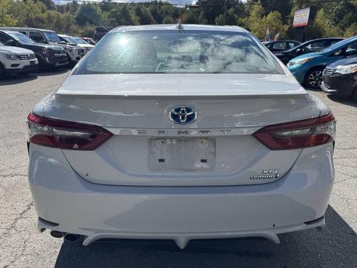 2024 Toyota Camry Hybrid SE