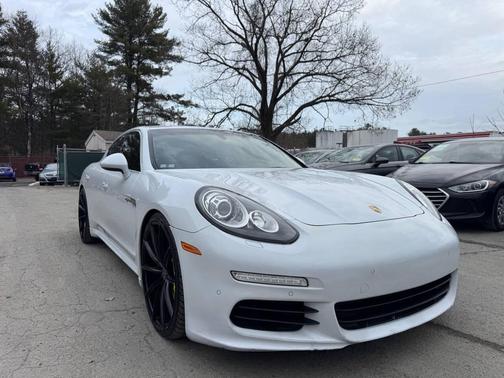 2016 Porsche Panamera 4