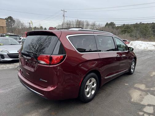 2018 Chrysler Pacifica Hybrid Limited