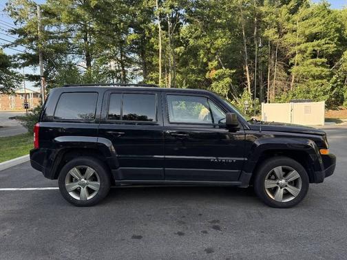 Black Clear Coat 2014 Jeep Patriot Latitude