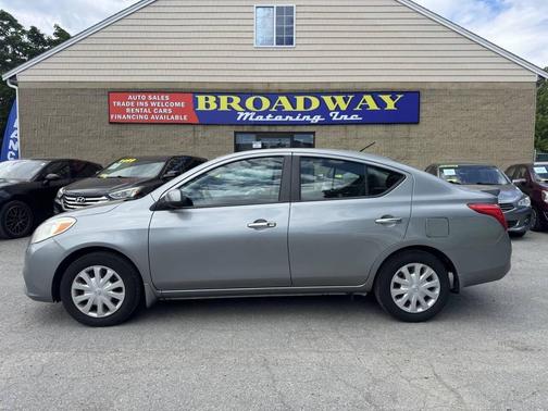 Silver 2013 Nissan Versa 1.6 S