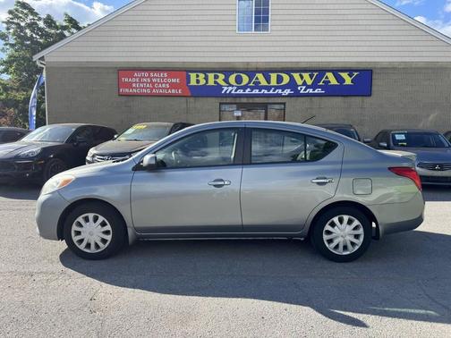 Silver 2013 Nissan Versa 1.6 S