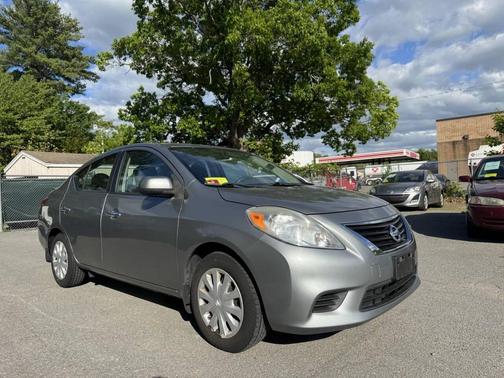 Silver 2013 Nissan Versa 1.6 S