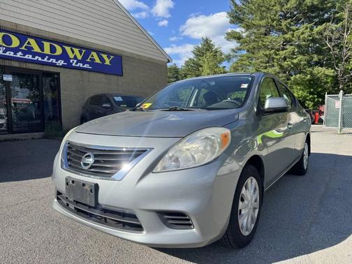 Silver 2013 Nissan Versa 1.6 S