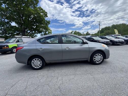 Silver 2013 Nissan Versa 1.6 S