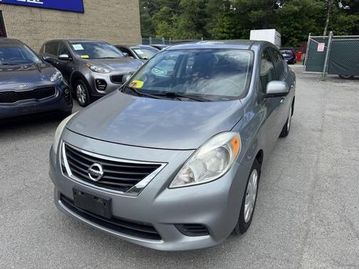 Silver 2013 Nissan Versa 1.6 S