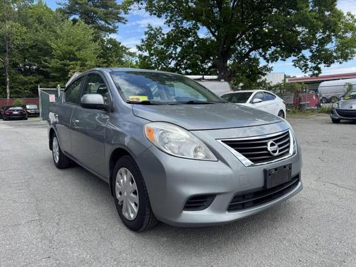 Silver 2013 Nissan Versa 1.6 S