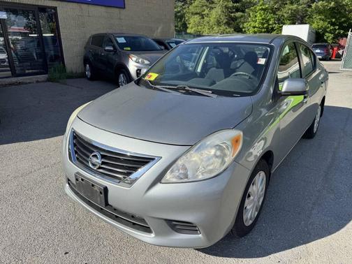 Silver 2013 Nissan Versa 1.6 S