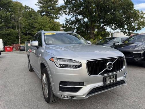 Bright Silver Metallic 2018 Volvo XC90 T5 Momentum