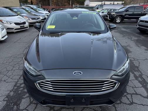 2020 Ford Fusion SE 4dr Sedan