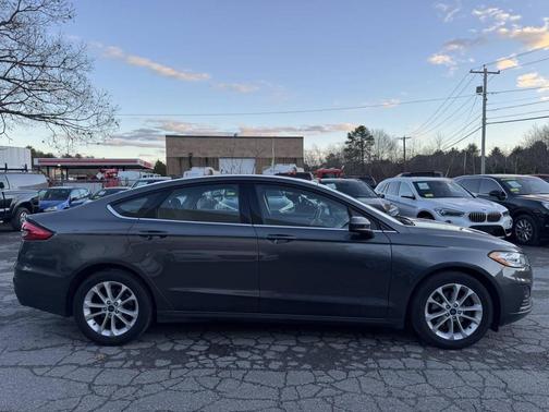 2020 Ford Fusion SE 4dr Sedan