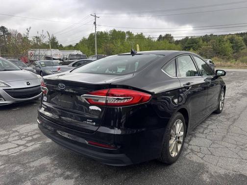 Agate Black 2019 Ford Fusion Hybrid SE