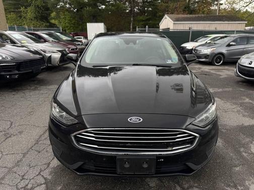 Agate Black 2019 Ford Fusion Hybrid SE