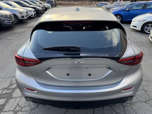 2018 INFINITI QX30 Luxury